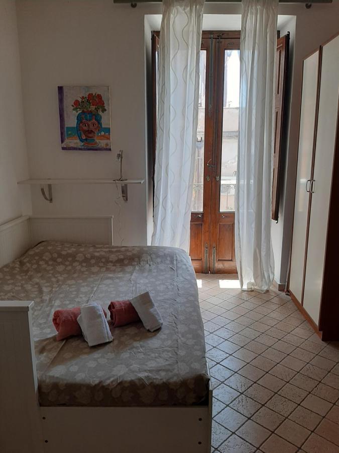 Monovano Centro Storico Catania-Fontanarossai nemzetközi repülőtér Kültér fotó